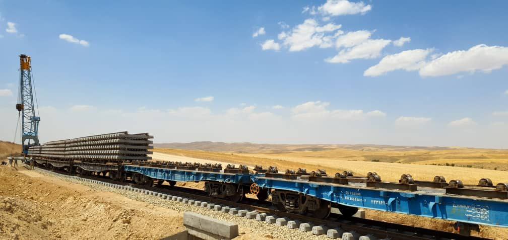 قطار پر شتاب تکمیل پروژه راه آهن همدان - سنندج