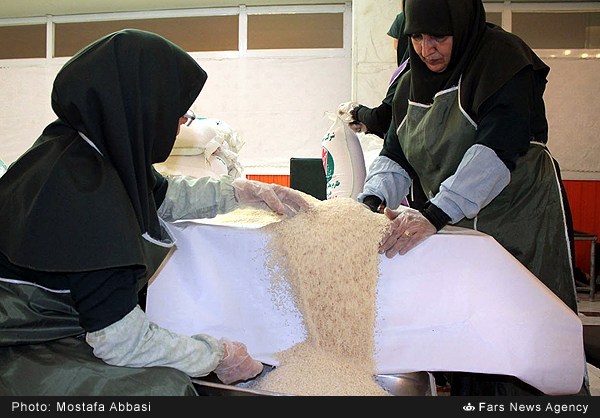 گزارش تصویری/ طبخ افطار در آشپزخانه رضوی گزارش تصویری/ طبخ افطار در آشپزخانه رضوی