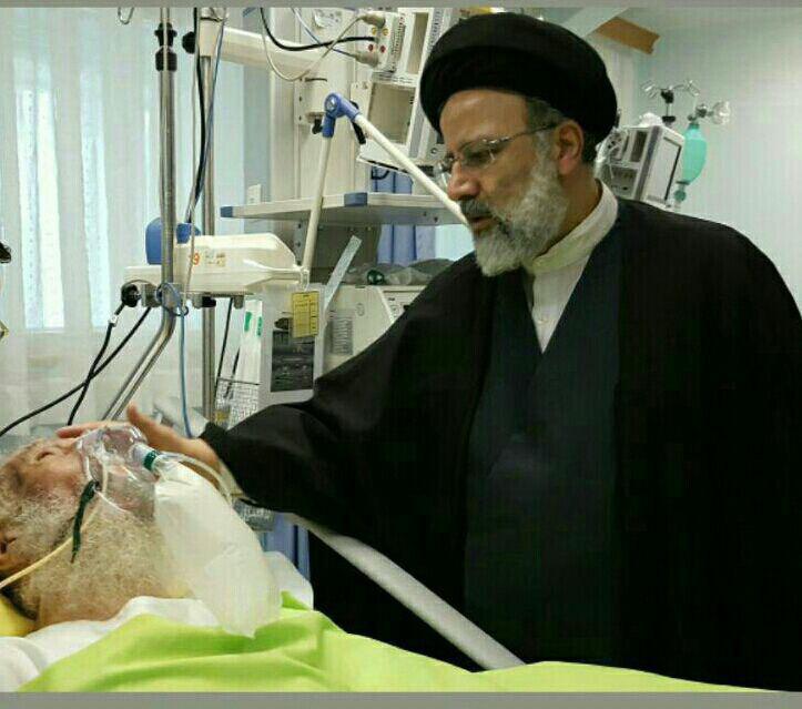 عیادت آیت&zwnj;الله رئیسی از آیت&zwnj;الله معصومی در بیمارستان