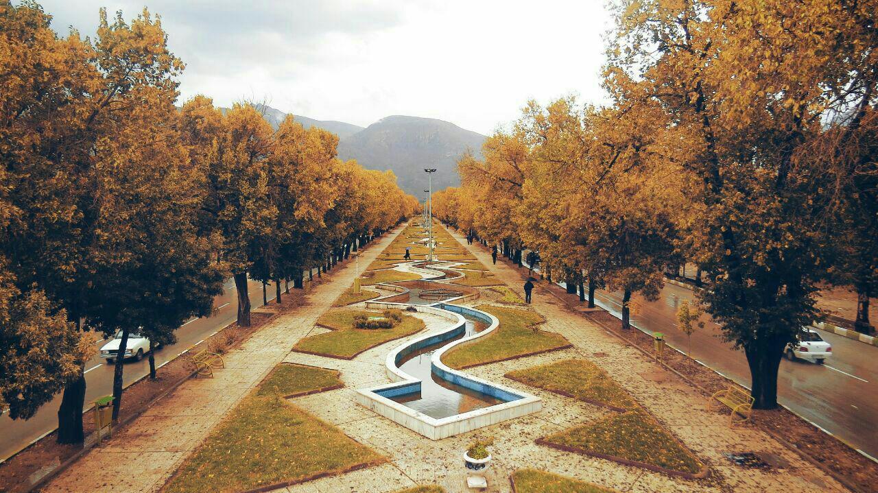 پاسخ فرماندار کرمانشاه به سؤالات مردمی در سه شنبههای بی تعارف با مسئولین