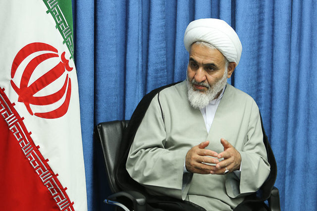 10 ویژگی انسان عاقل از نگاه امام رضا (ع) 10 ویژگی انسان عاقل از نگاه امام رضا (ع)