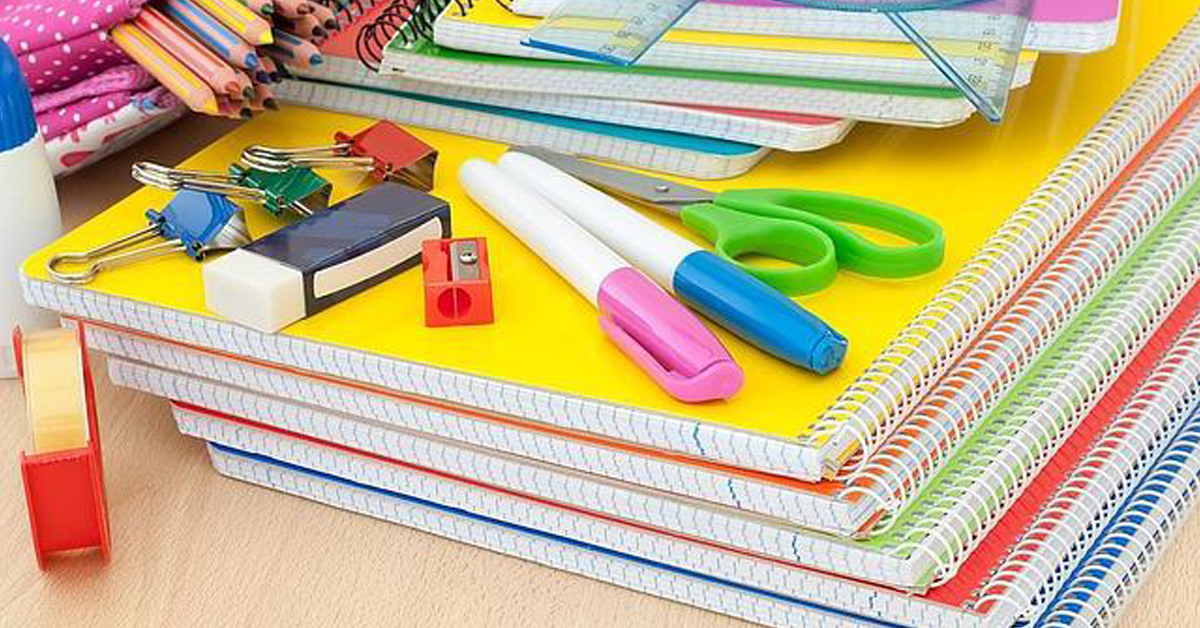 اهدای بیش از چهار هزار بسته لوازم التحریر به دانش آموزان نیازمند اهدای بیش از چهار هزار بسته لوازم التحریر به دانش آموزان نیازمند