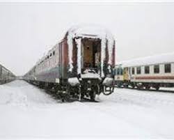 قطار قم- مشهد بعد از چندین ساعت توقف به سمت مشهد حرکت کرد/توقف به دلیل حفظ جان مسافران صورت گرفته است