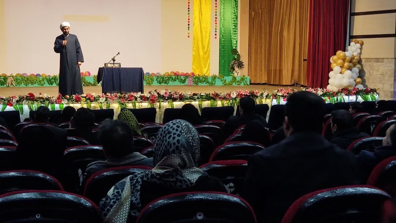 برگزاری دومین دوره بصیرت افزایی با محوریت مسائل روز و خانواده در مشهد