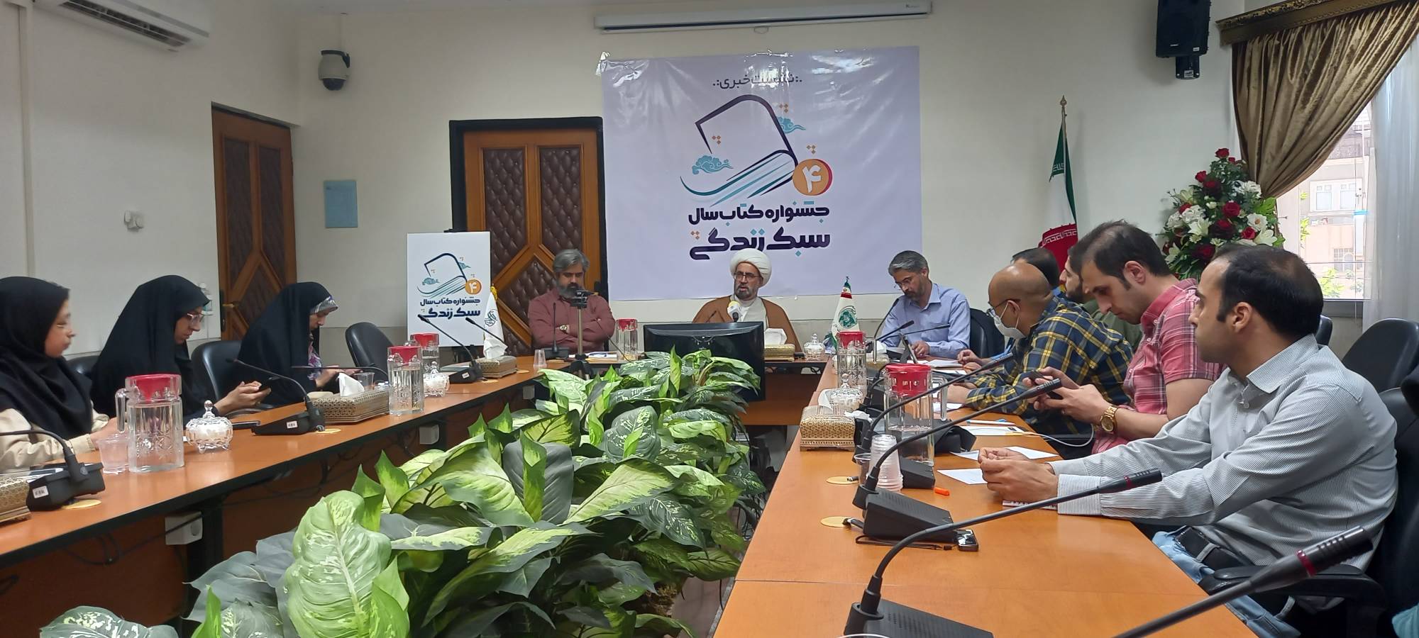 ارسال بیش از ۳۰۰ اثر به دبیرخانه جشنواره ملی کتاب سال سبک زندگی