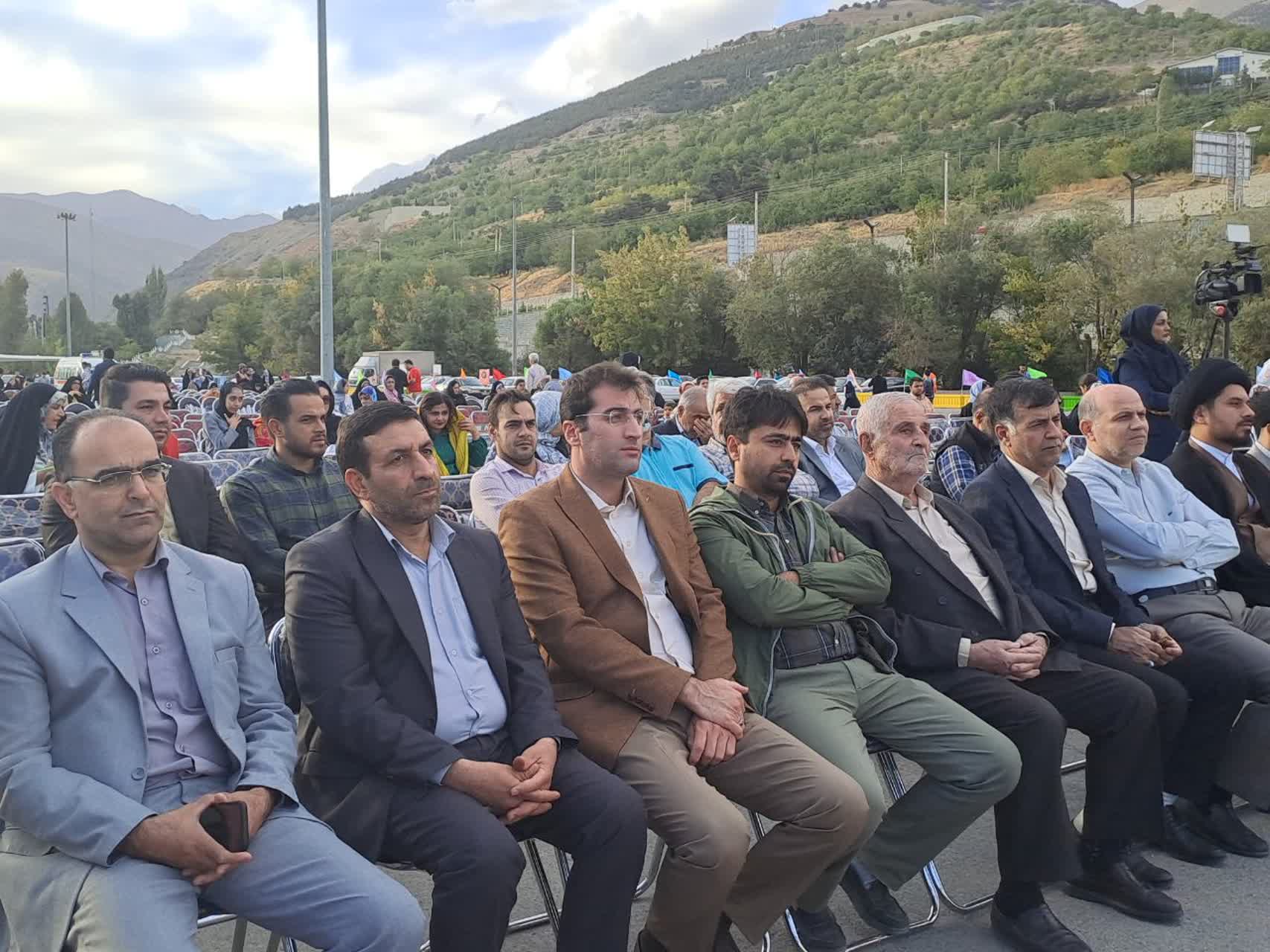 درصددیم پل خروجی شهر را دهه فجر به بهره برداری برسانیم