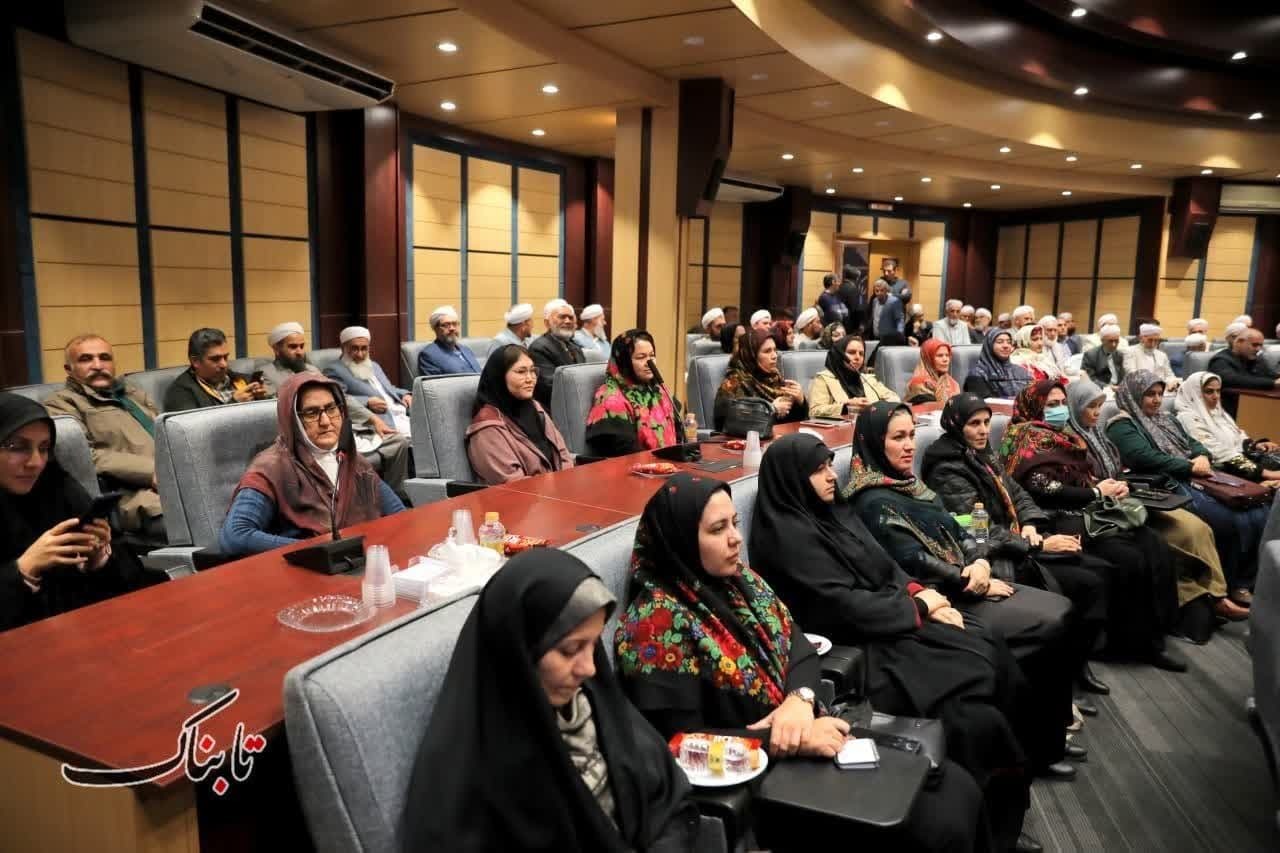 نشست صمیمانه علمای اهل سنت و نخبگان گلستان با دستار ویژه رییس جمهور در امور اقوام+ تصاویر