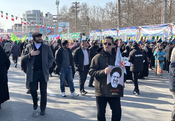 یک صدا تا پای جان برای ایران/ حضور حماسی مردم ایران در چهل و ششمین سالگرد پیروزی انقلاب + فیلم و عکس