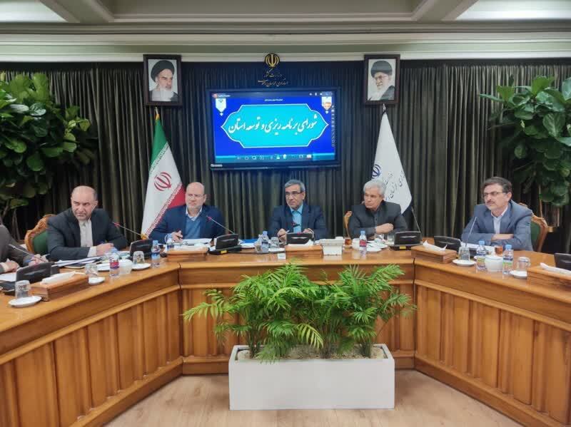 ناعدالتی در توزیع بودجه// درآمد سرانه شهروندان خراسان رضوی ۷۰ درصد میانگین سرانه کشور است ناعدالتی در توزیع بودجه// درآمد سرانه شهروندان خراسان رضوی ۷۰ درصد میانگین سرانه کشور است