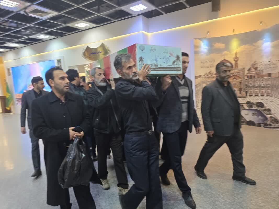 شب شعر ایثار در سالن اجتماعات حرم مطهر رضوی برگزار شد