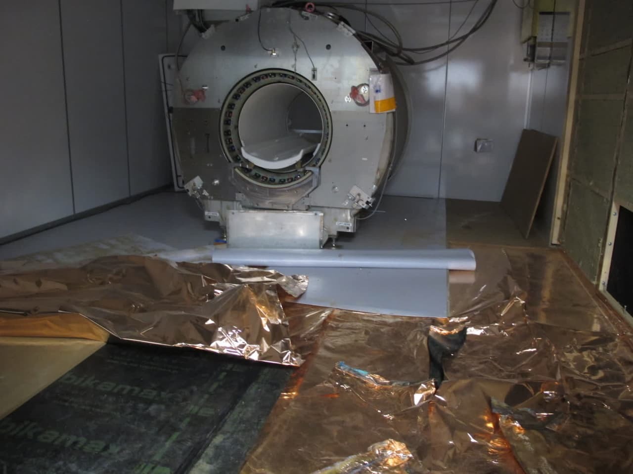 خسارت ۲ میلیاردی به بیتالمال به دلیل عدم بهرهبرداری از دستگاه MRI بیمارستان لنگرود خسارت ۲ میلیاردی به بیتالمال به دلیل عدم بهرهبرداری از دستگاه MRI بیمارستان لنگرود