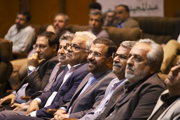 تأکید استاندار فارس بر بهکارگیری ظرفیت بانوان در سطوح مدیریتی/ به تواناییهای بانوان در هدایت سیاسی کشور باور داریم