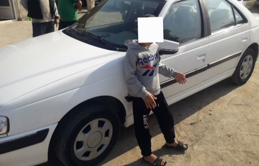 توقیف خودرو با رانندگی کودک ۸ ساله در اردبیل توقیف خودرو با رانندگی کودک ۸ ساله در اردبیل