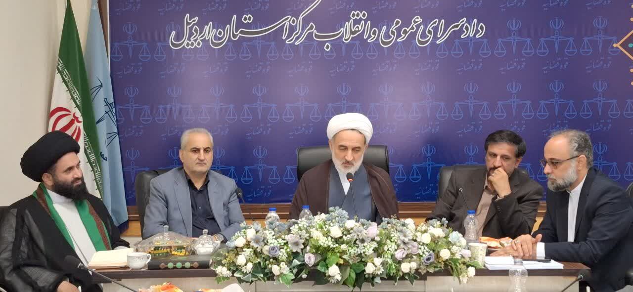 بهترین امر به معروف ترویج قانونگرایی در جامعه است بهترین امر به معروف ترویج قانونگرایی در جامعه است