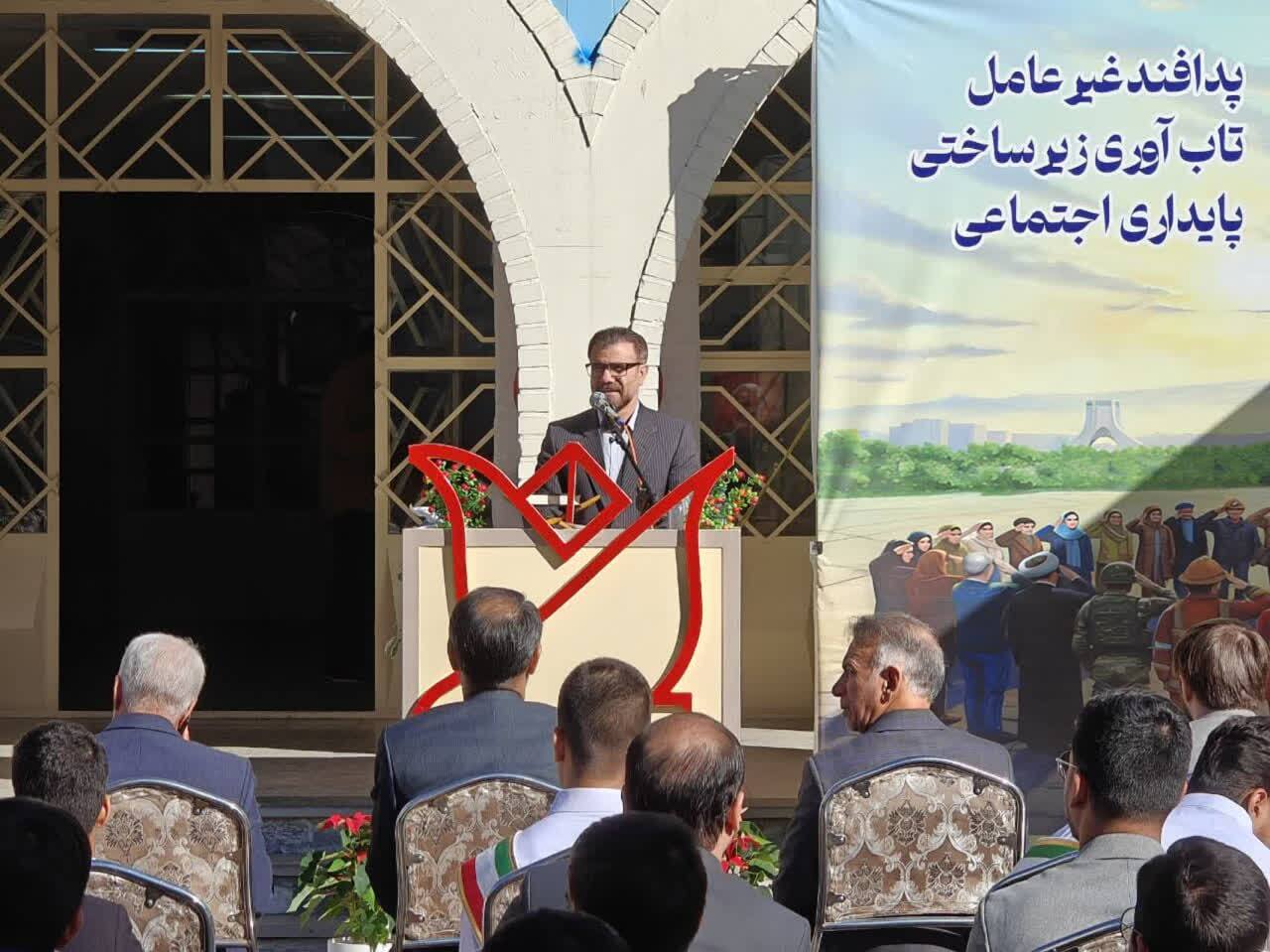 پدافند غیرعامل از مدرسه آغاز میشود / کرمانشاه مرز عزت و ایمان ملی است پدافند غیرعامل از مدرسه آغاز میشود / کرمانشاه مرز عزت و ایمان ملی است